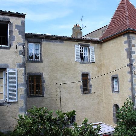 Chateau De Bourrassol Bed & Breakfast Menetrol ภายนอก รูปภาพ