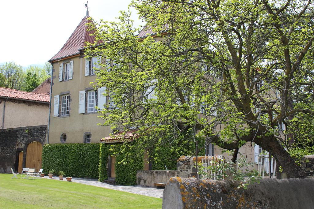 Chateau De Bourrassol Bed & Breakfast Menetrol ภายนอก รูปภาพ