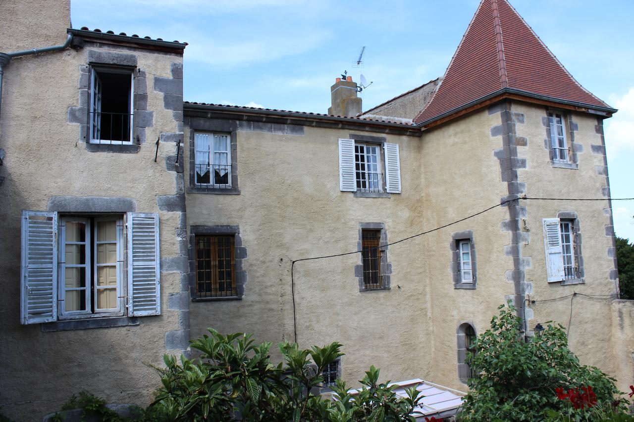 Chateau De Bourrassol Bed & Breakfast Menetrol ภายนอก รูปภาพ