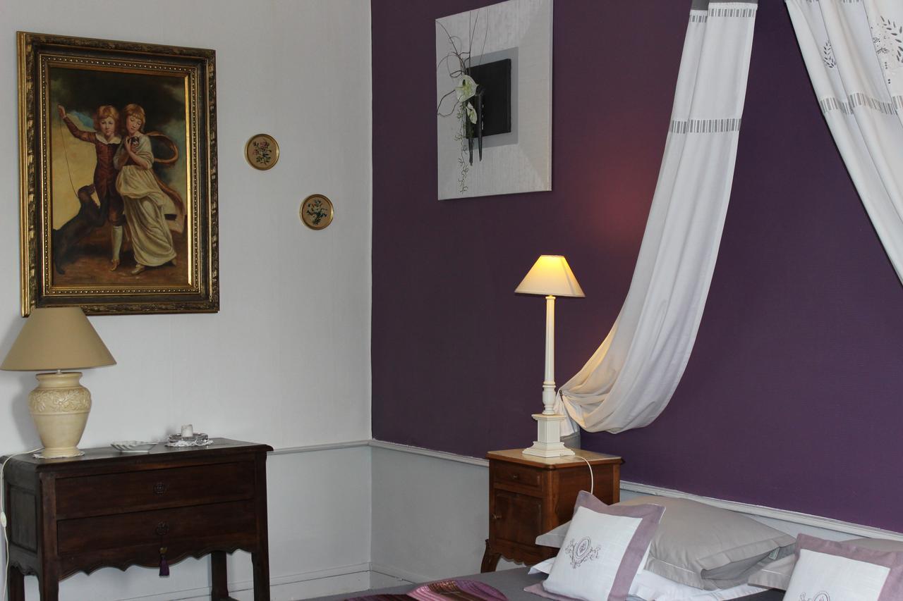 Chateau De Bourrassol Bed & Breakfast Menetrol ภายนอก รูปภาพ